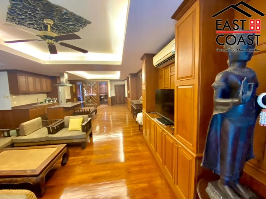Jomtien Plaza photo 16