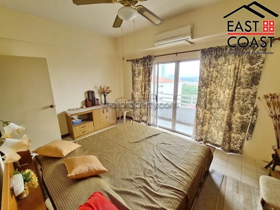 Somphong Condo photo 15