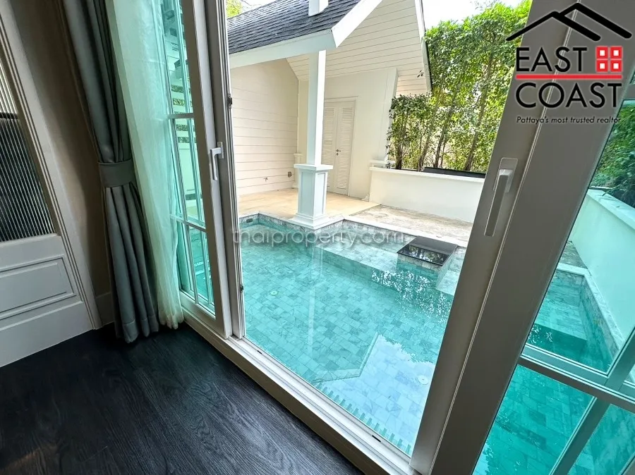 Grand Florida Beachfront Condo Resort Pattaya