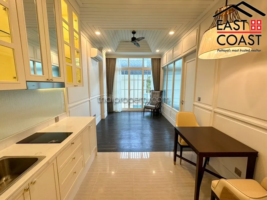 Grand Florida Beachfront Condo Resort Pattaya photo 6