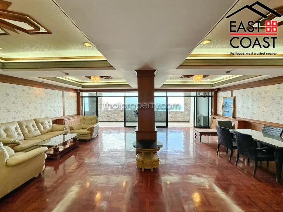Jomtien Complex photo 3