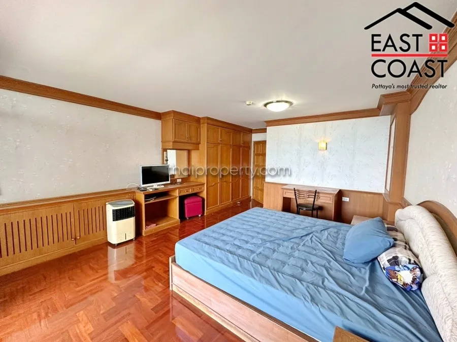 Jomtien Complex photo 10