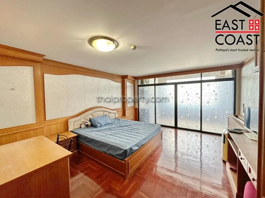 Jomtien Complex photo 8