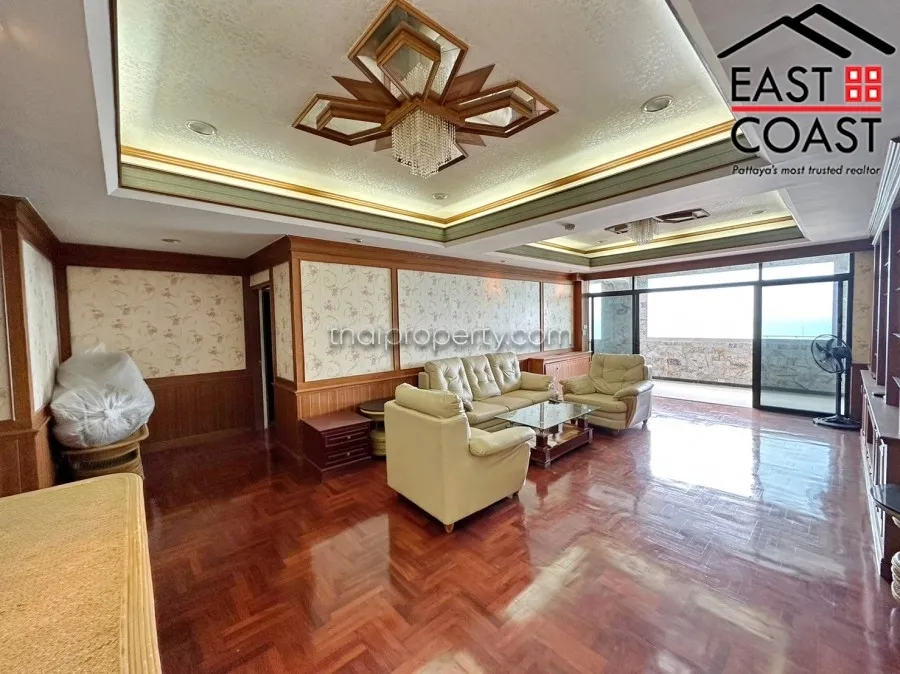 Jomtien Complex photo 5