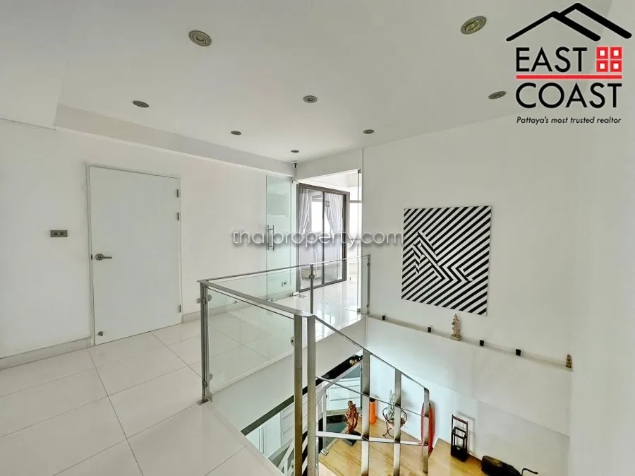 Jomtien Plaza photo 16