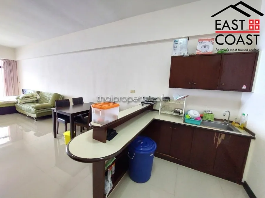 Jomtien Complex photo 3