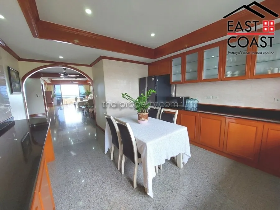 Jomtien Plaza photo 8