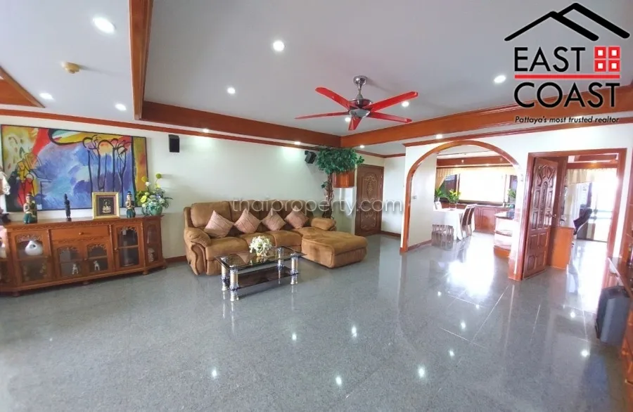 Jomtien Plaza photo 3