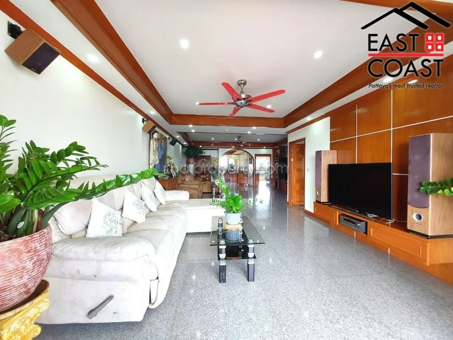Jomtien Plaza photo 14