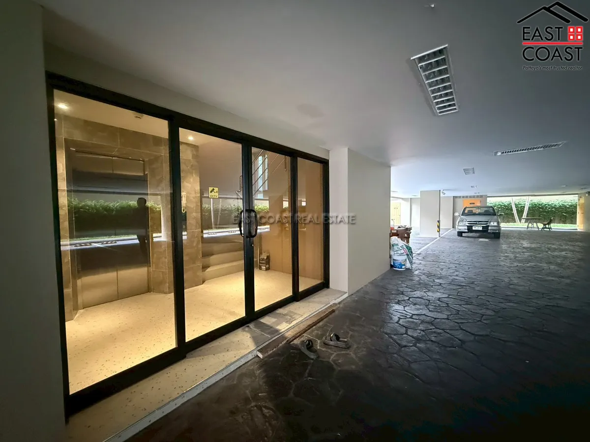 Residential Condominium Building + office rooms photo 5