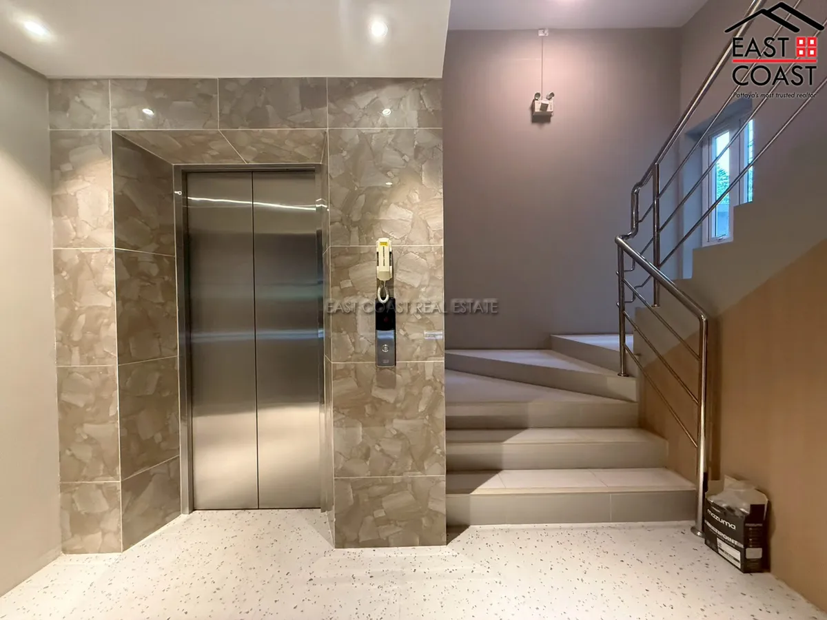 Residential Condominium Building + office rooms photo 3