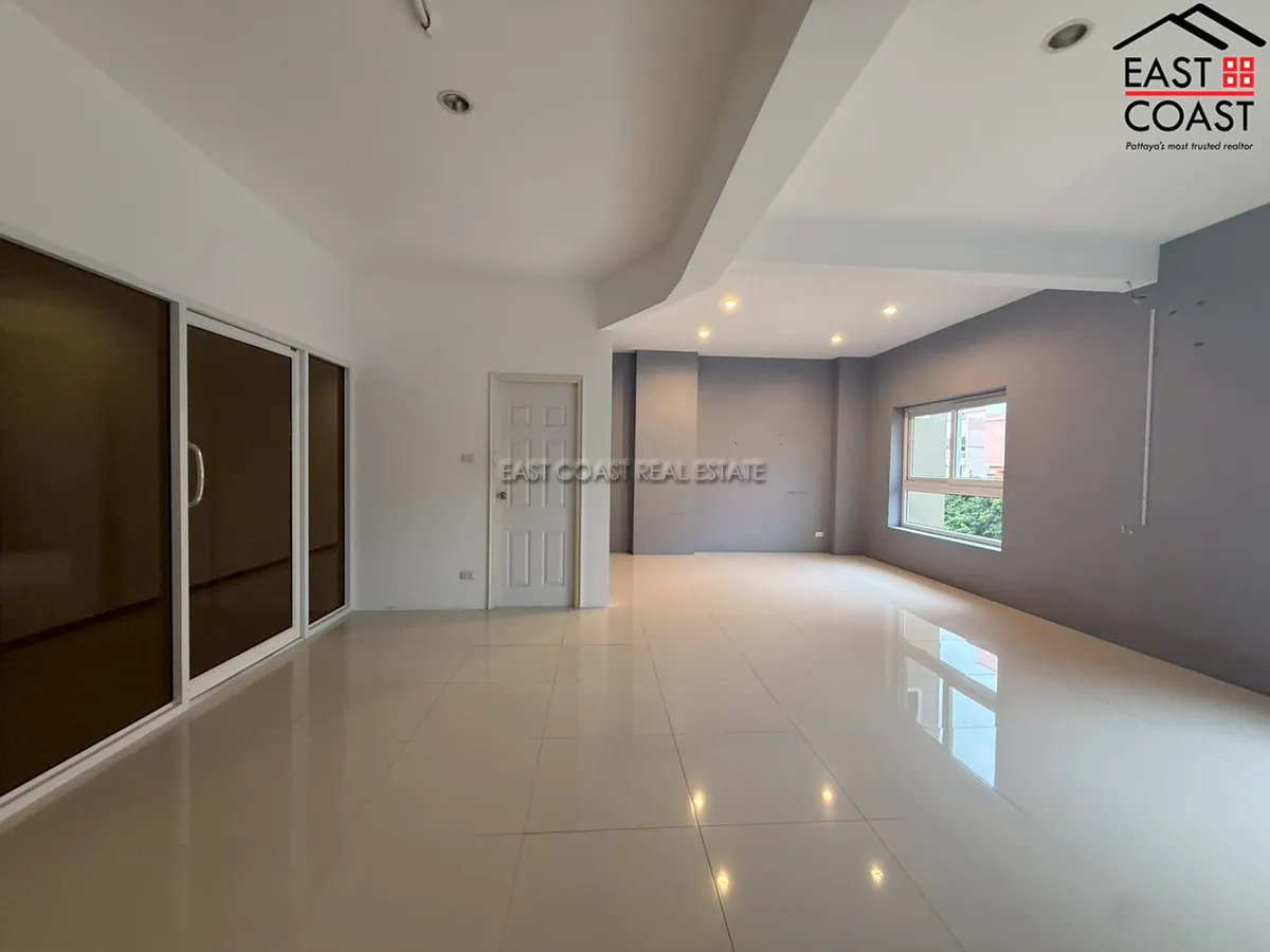 Residential Condominium Building + office rooms photo 14