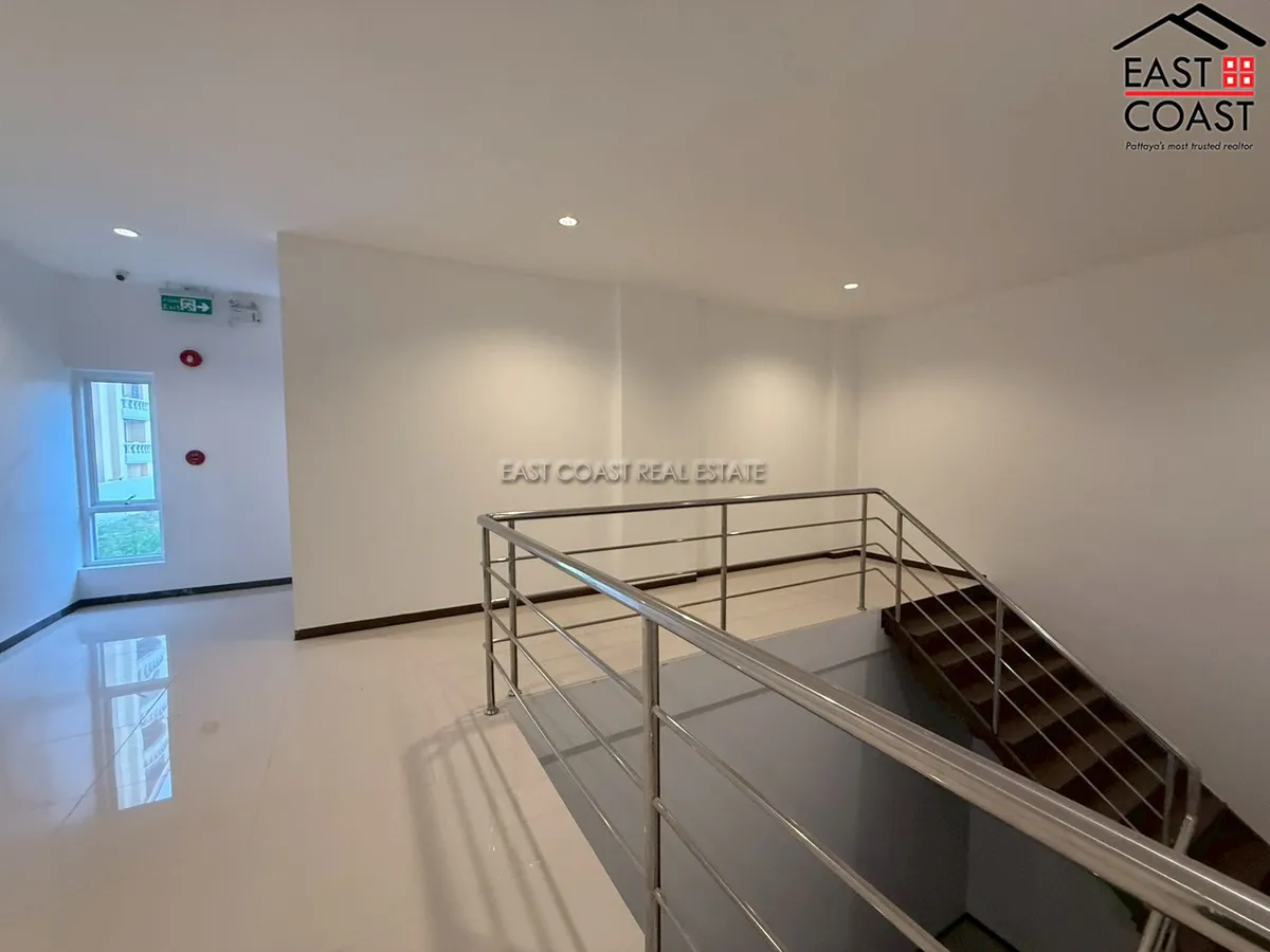 Residential Condominium Building + office rooms photo 15