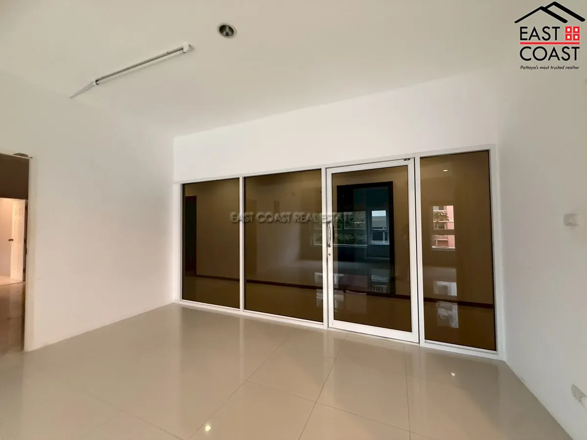 Residential Condominium Building + office rooms photo 18