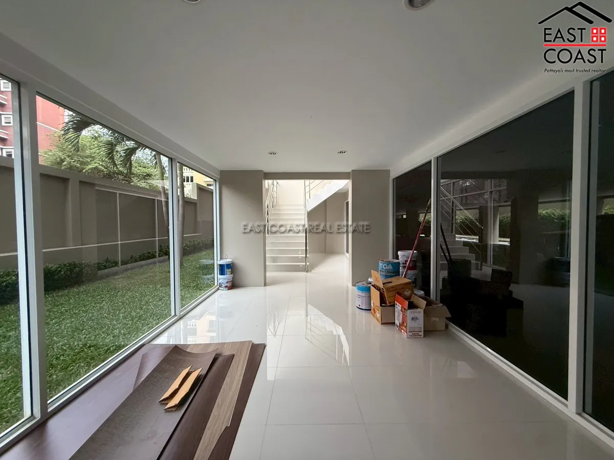 Residential Condominium Building + office rooms photo 19