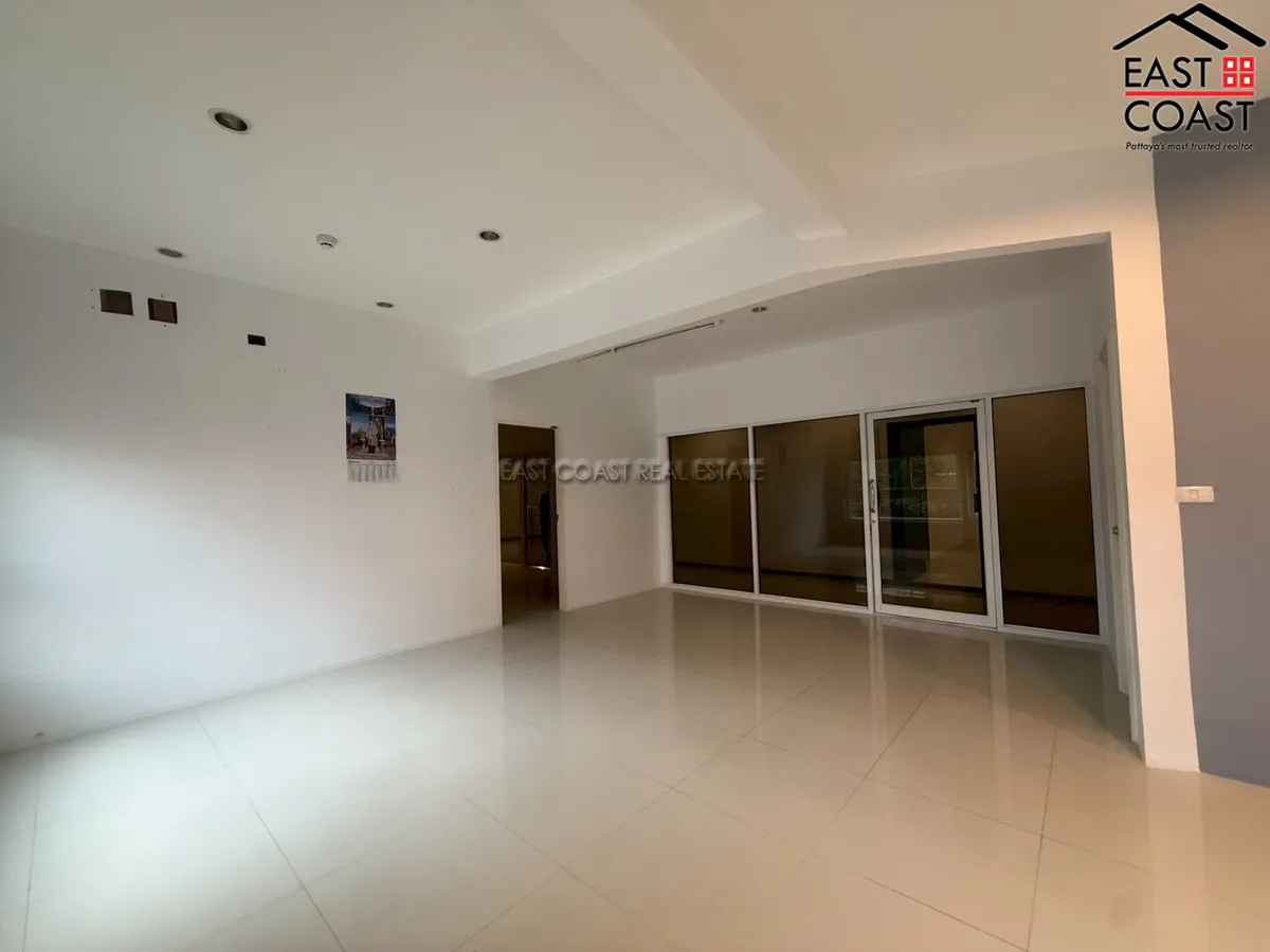 Residential Condominium Building + office rooms photo 33