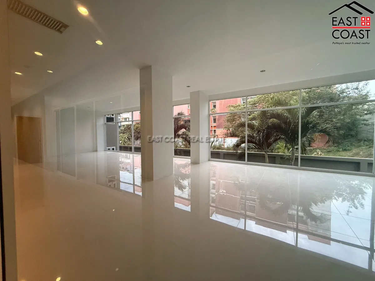 Residential Condominium Building + office rooms photo 35