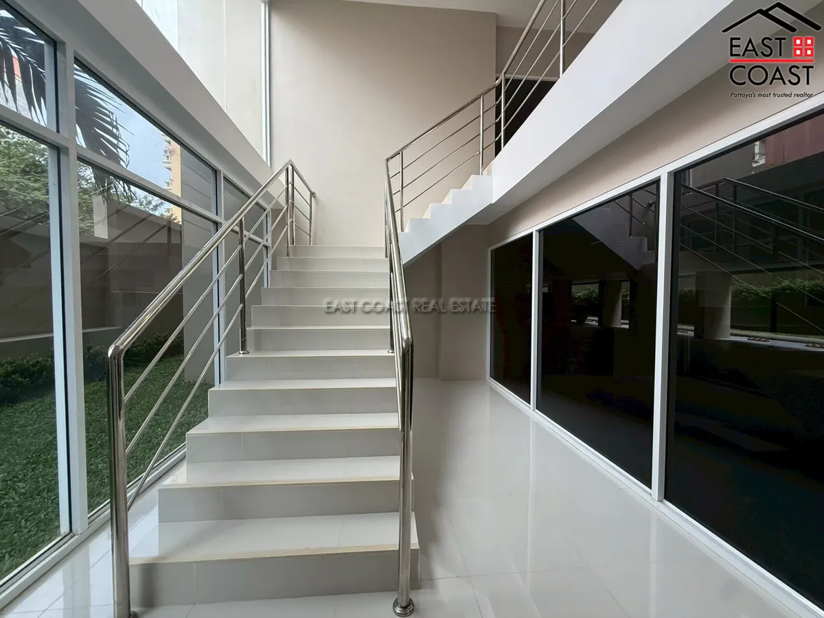 Residential Condominium Building + office rooms photo 38
