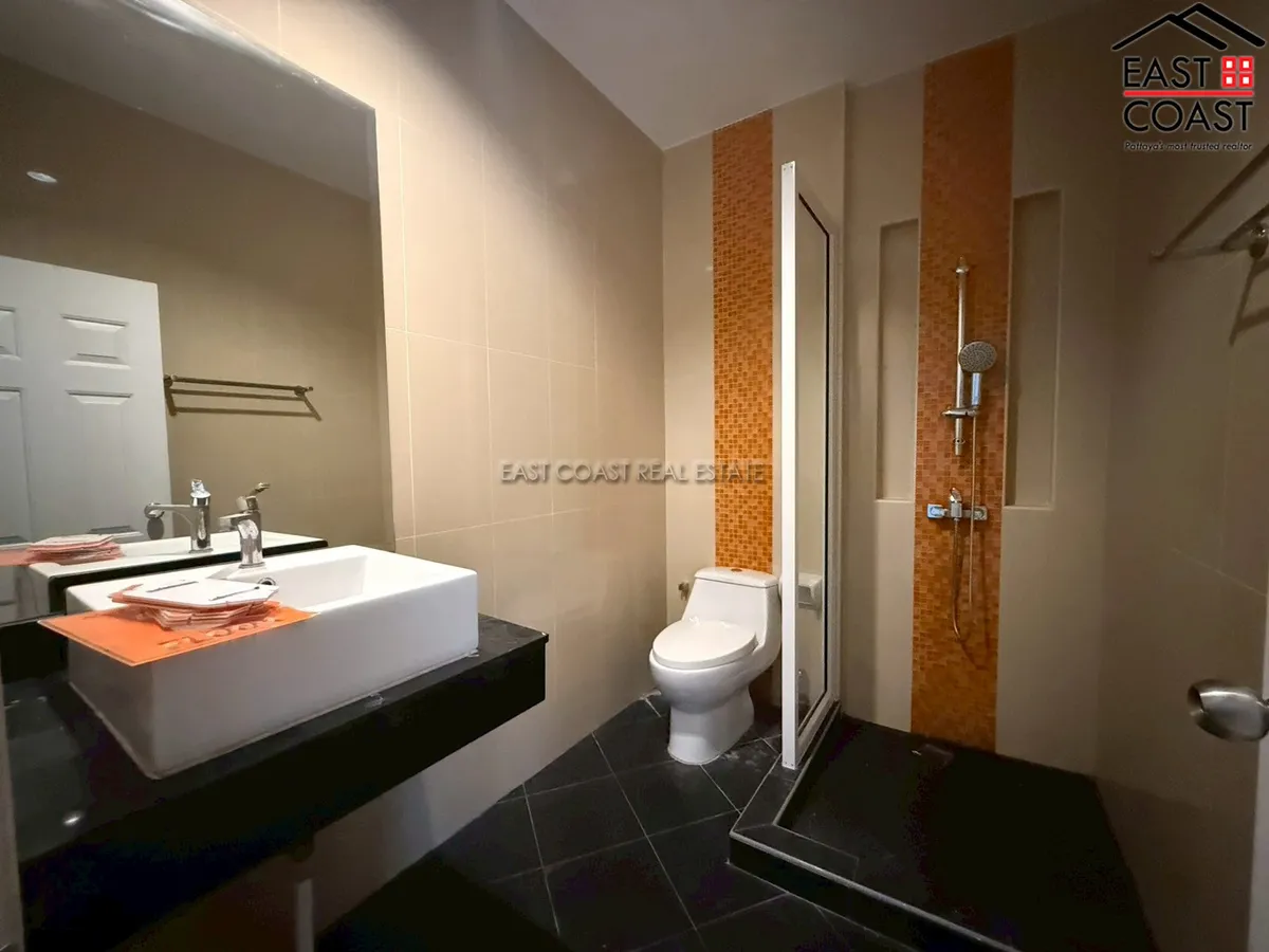 Residential Condominium Building + office rooms photo 44