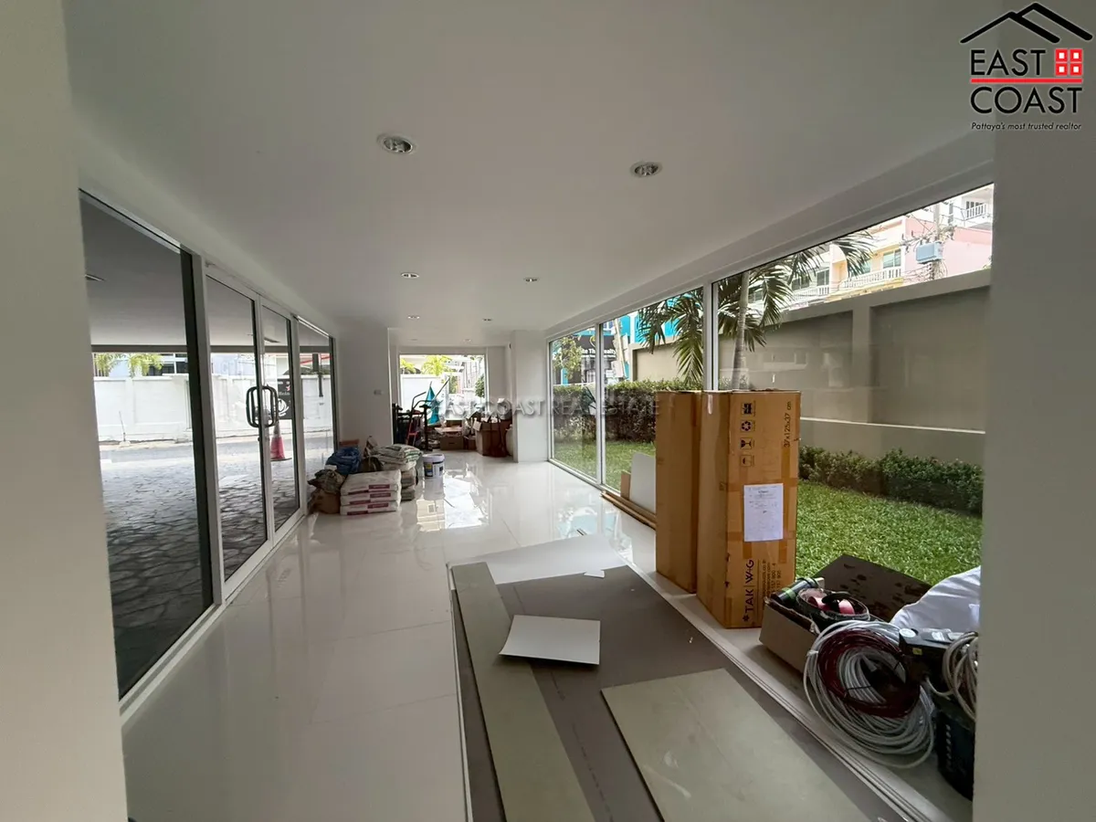 Residential Condominium Building + office rooms photo 49