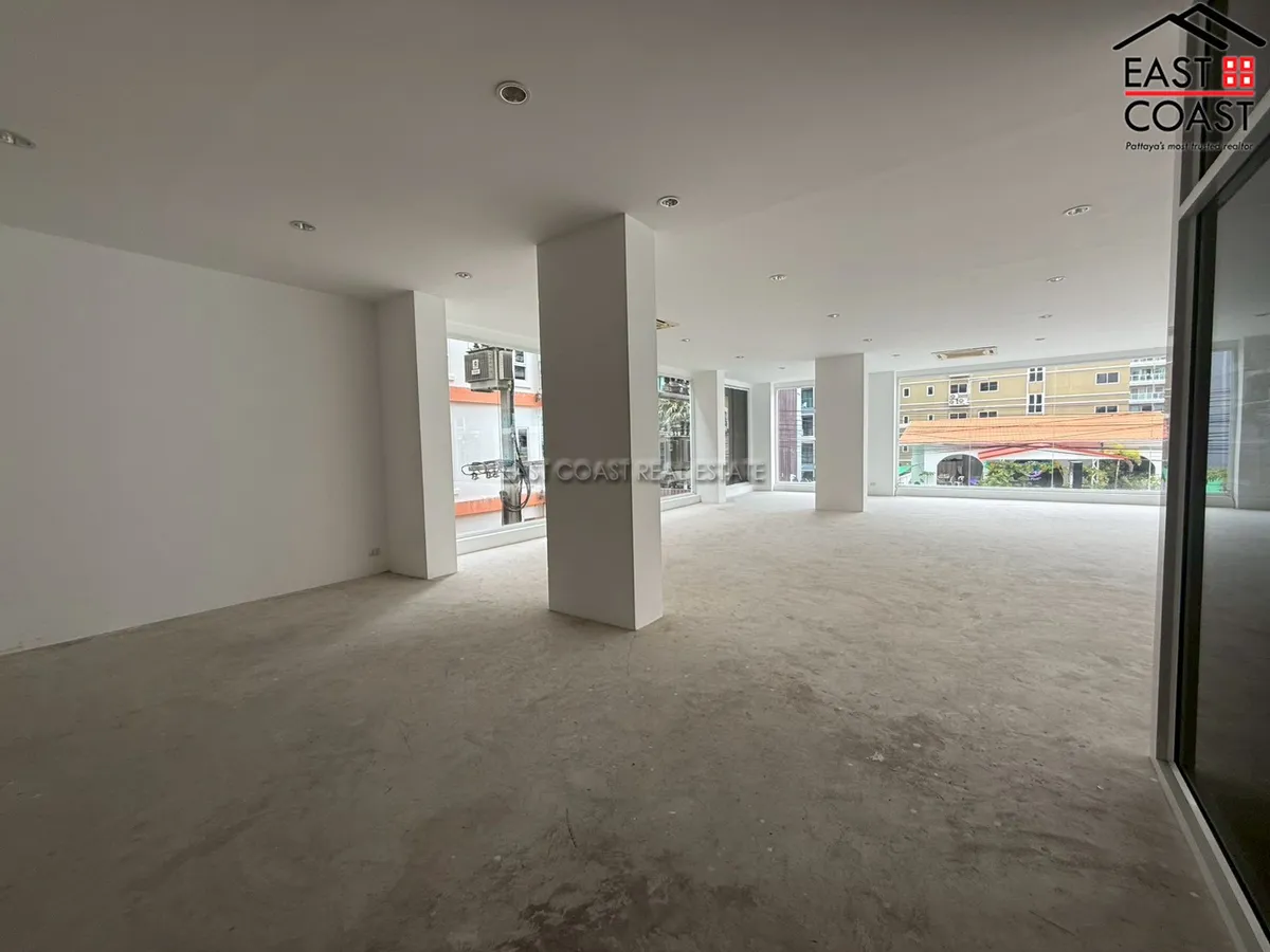 Residential Condominium Building + office rooms photo 52