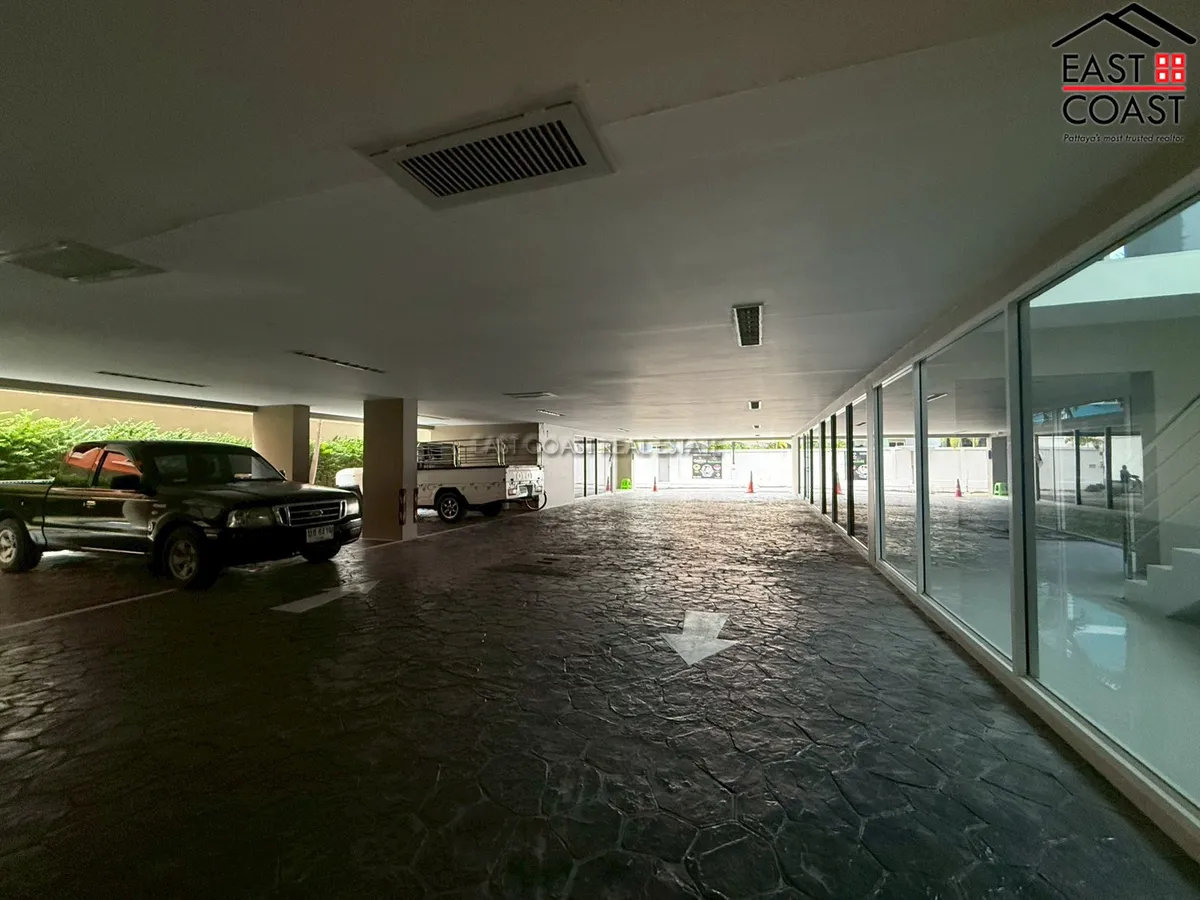Residential Condominium Building + office rooms photo 64