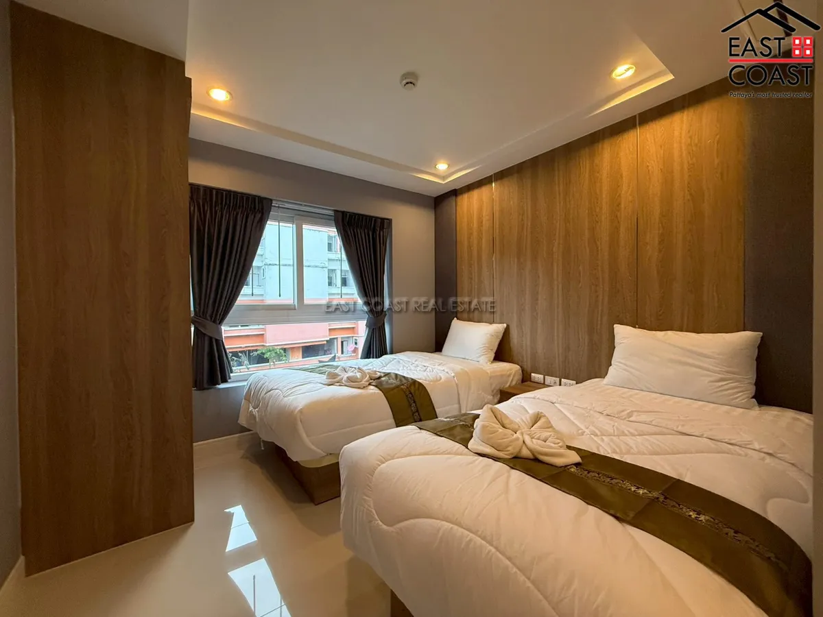 Residential Condominium Building + office rooms photo 68
