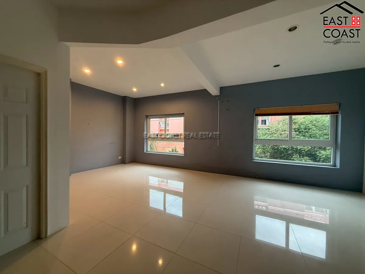 Residential Condominium Building + office rooms photo 70