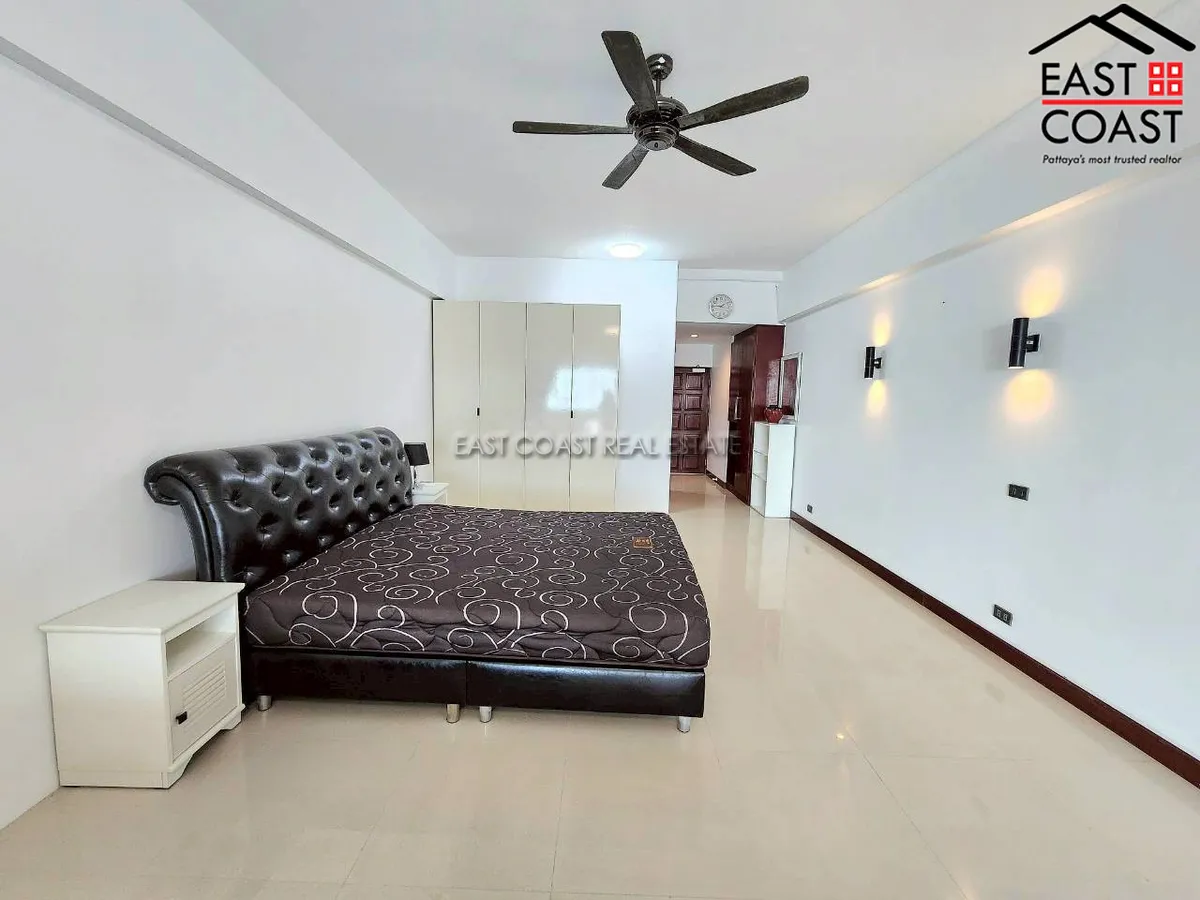 Jomtien Complex photo 5