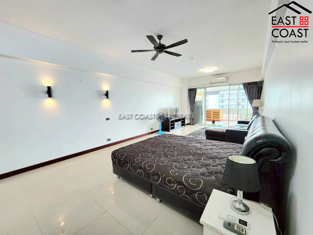 Jomtien Complex photo 4