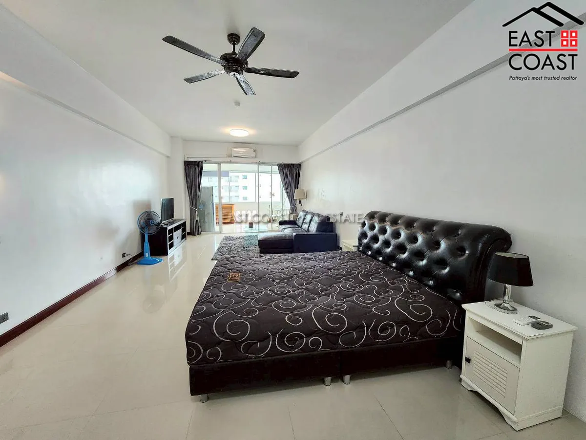 Jomtien Complex photo 7