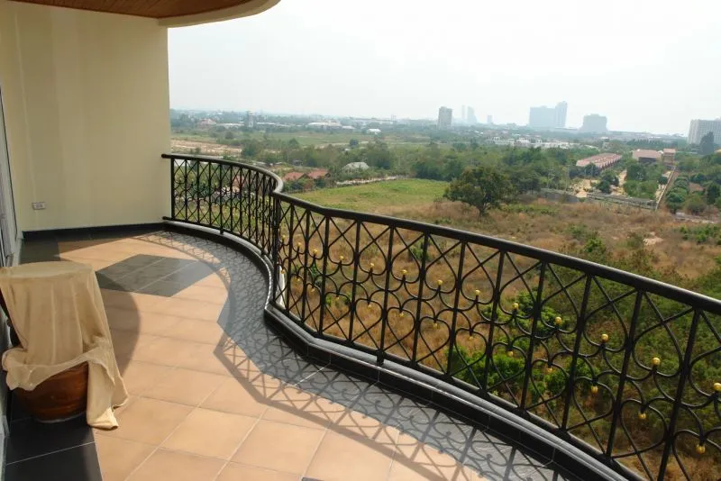 The Residence photo 6