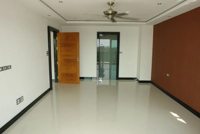 The Residence photo 5