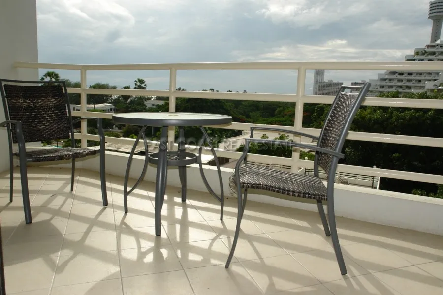 Jomtien Plaza photo 4