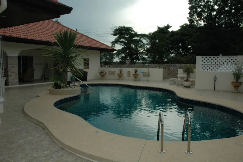 City Gardens Condominium photo 4