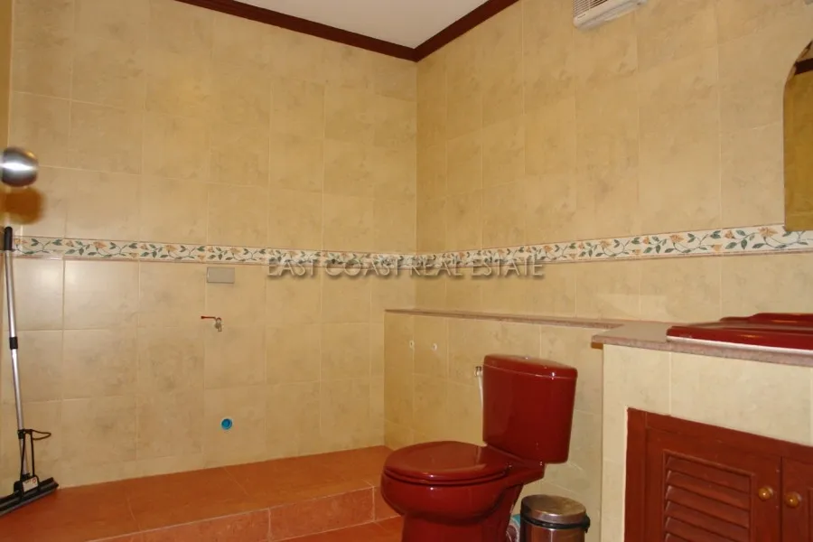 Jomtien Plaza photo 3