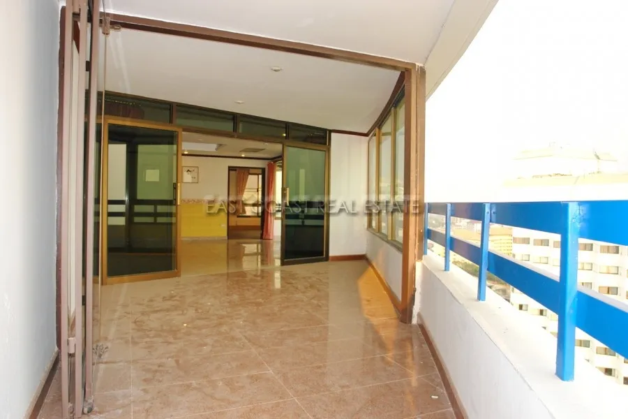 Jomtien Plaza photo 12