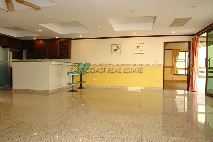 Jomtien Plaza photo 13
