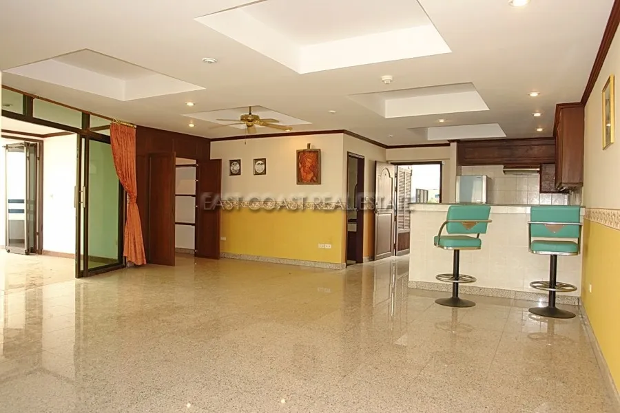 Jomtien Plaza photo 4