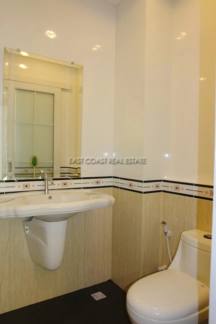 CC Condominium 1 photo 3