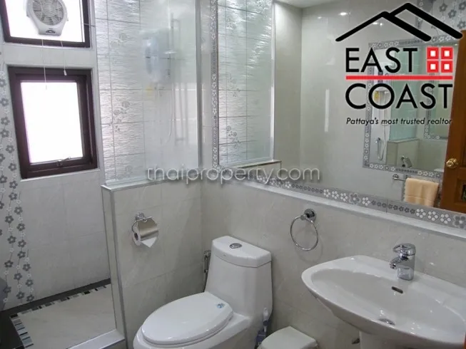 Chaiyapruek Apartments photo 21