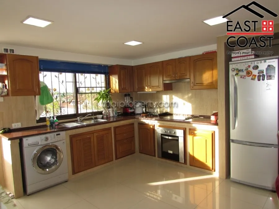 Chaiyapruek Apartments photo 8