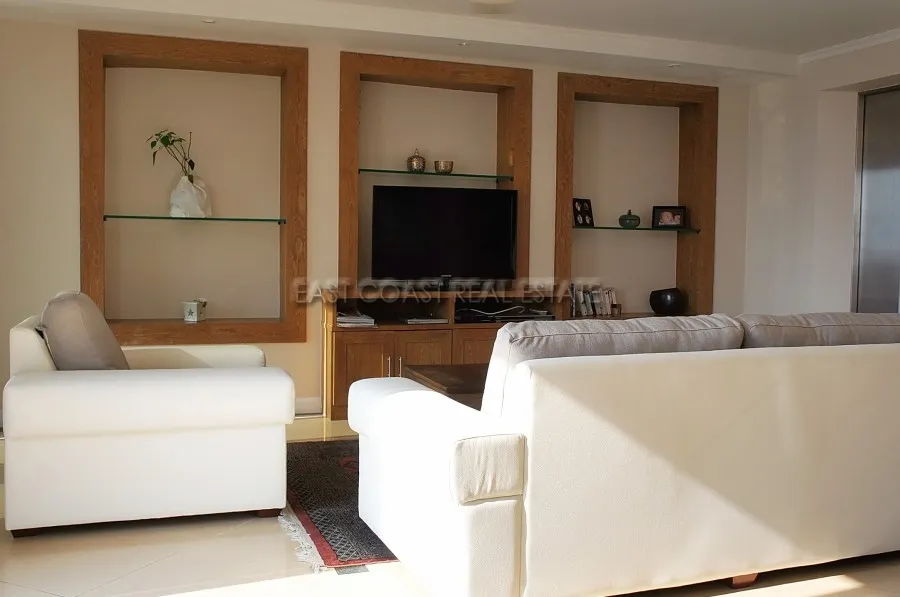 Westbury Apartments photo 7