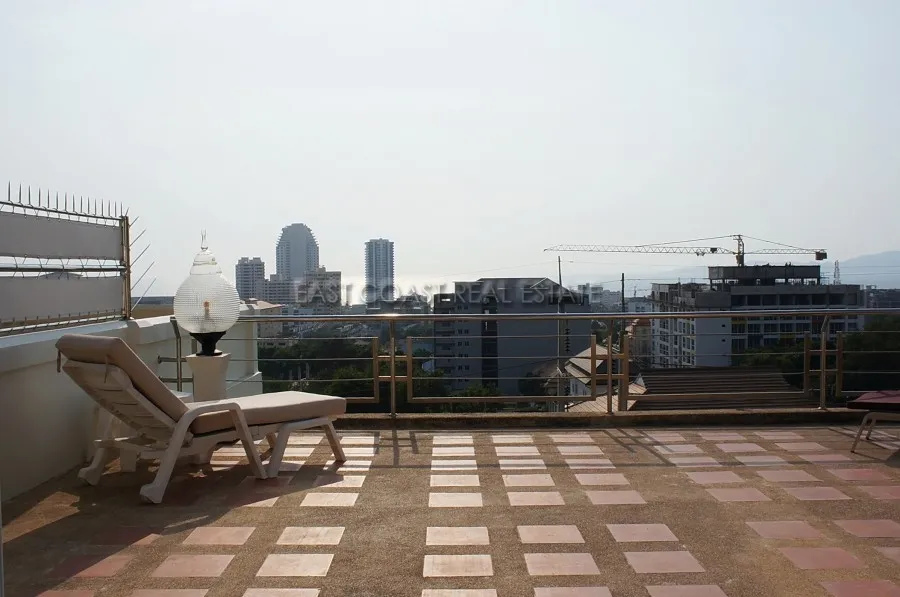 Westbury Apartments photo 4