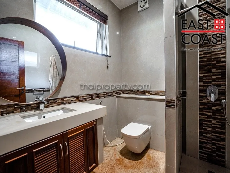 Majestic Residence photo 12