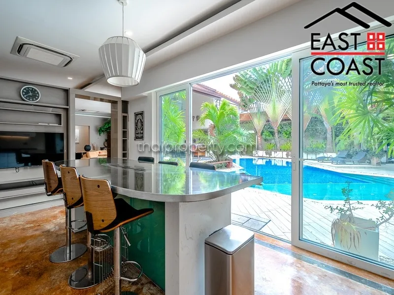 Majestic Residence photo 21