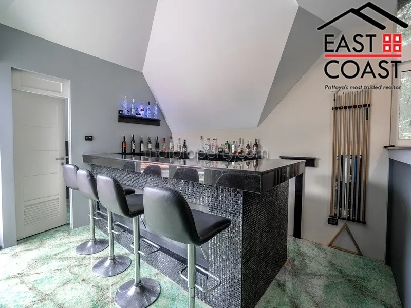 Majestic Residence photo 40