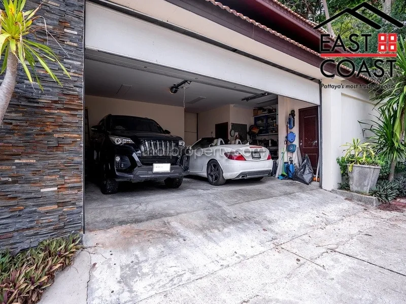 Majestic Residence photo 49