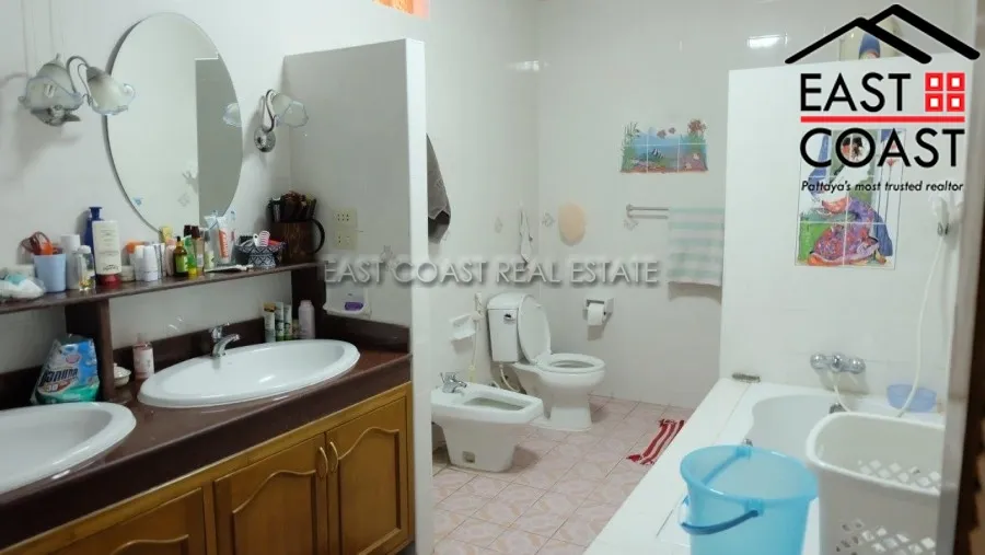 Jomtien Condotel Village photo 34