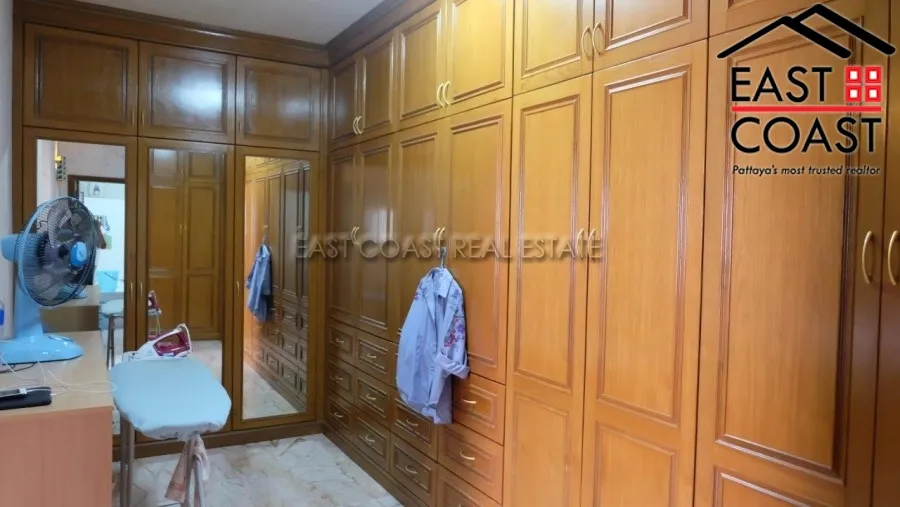 Jomtien Condotel Village photo 32